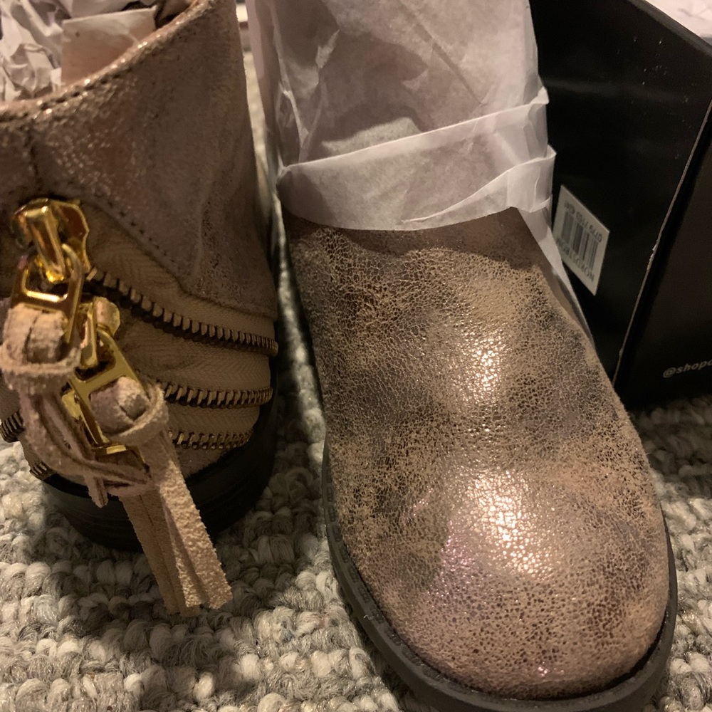 Brand New girl booties-